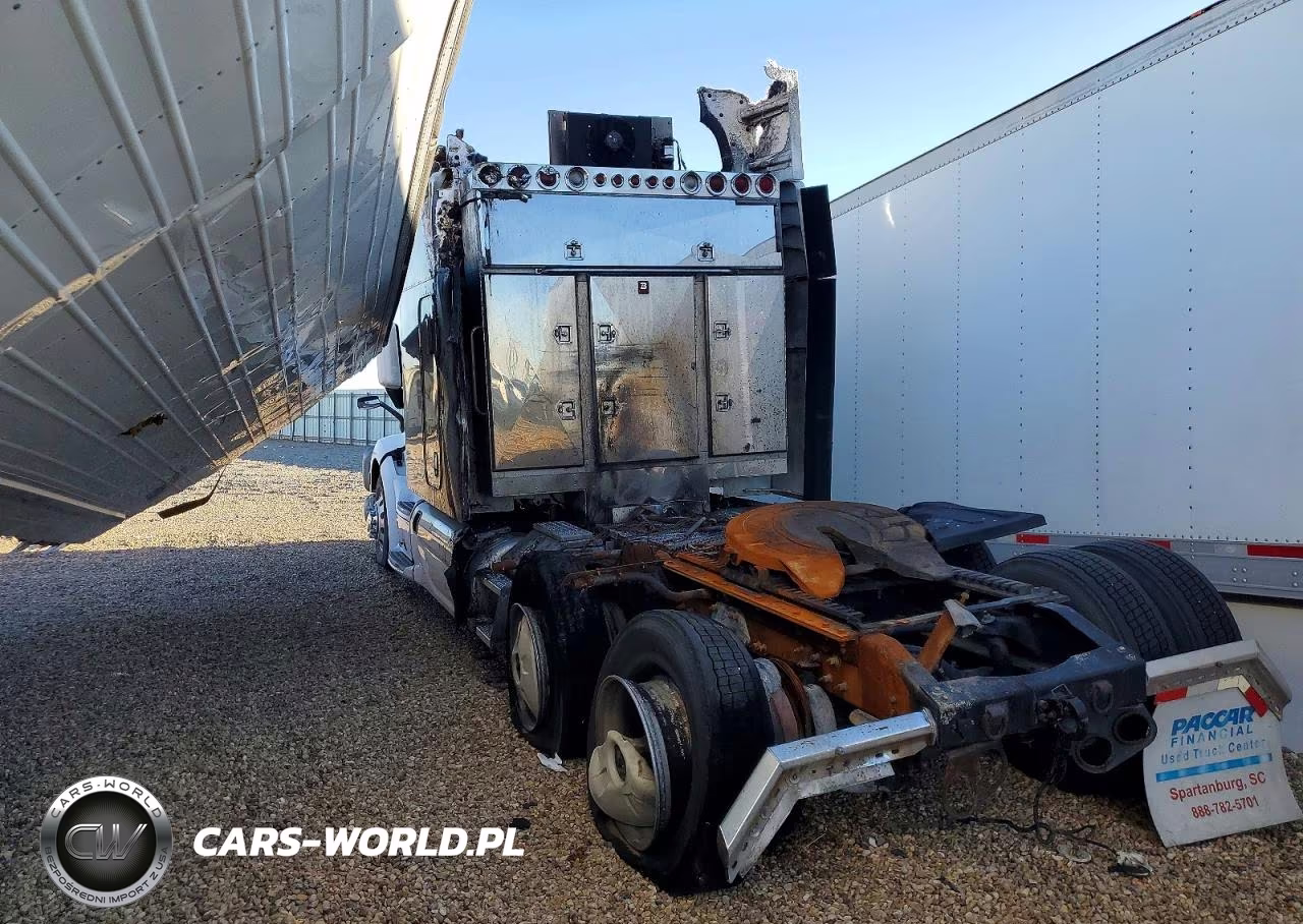2018 Peterbilt 579 Semi Truck VIN:1XPBD49X8JD421025 - 3