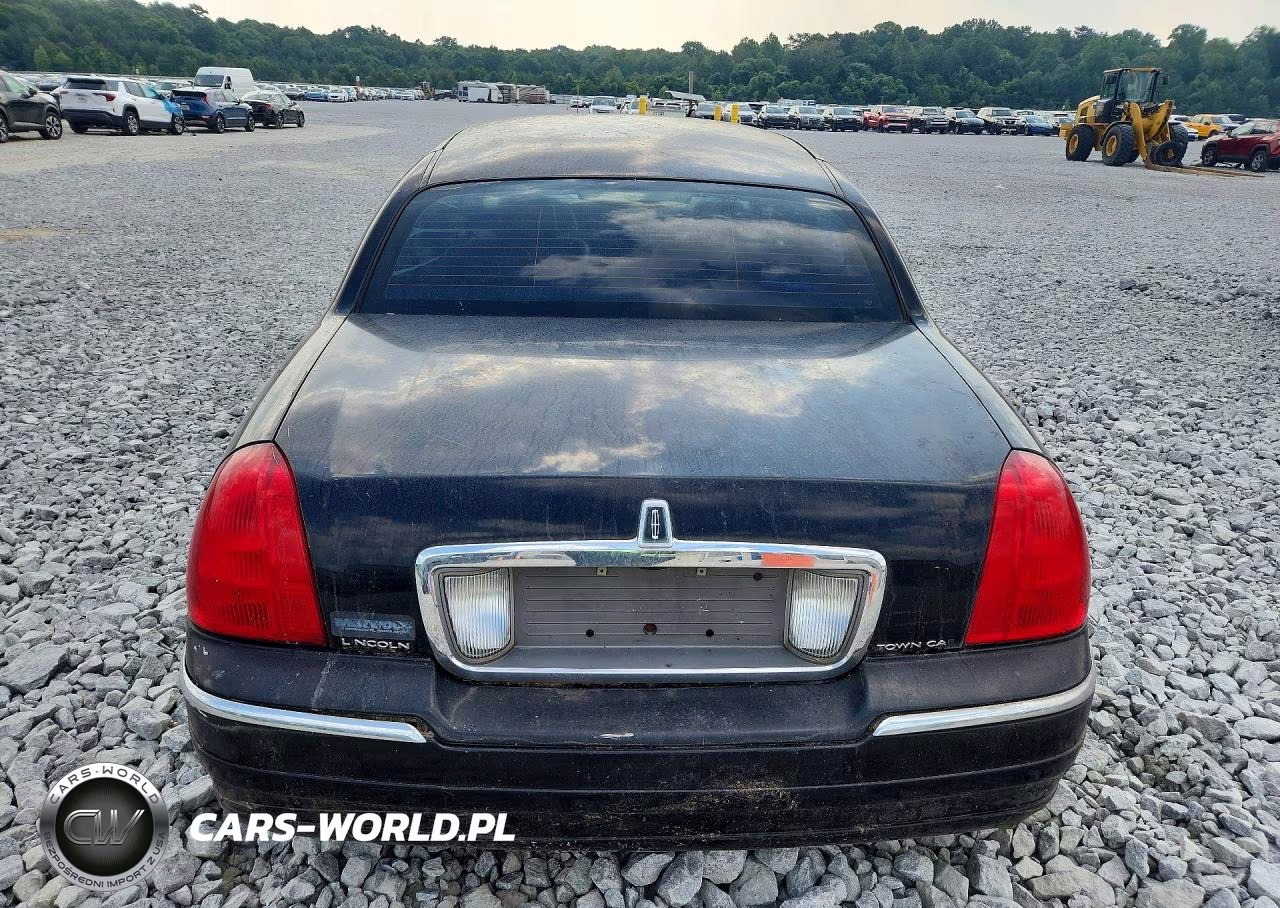 2008 Lincoln Town Car VIN:2LNHM84W08X624524 - 6