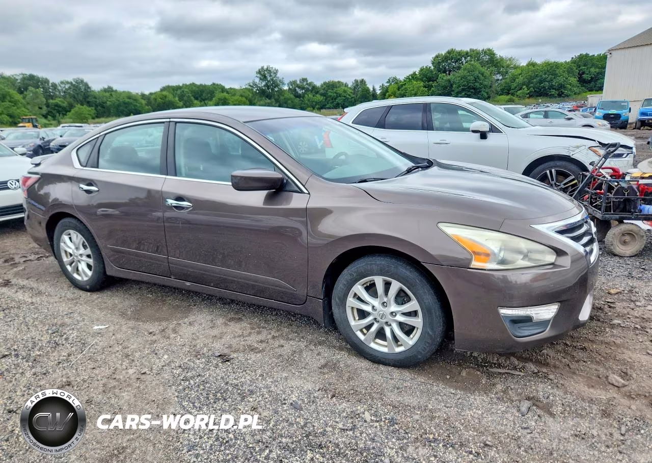2015 Nissan Altima 2.5 S VIN:1N4AL3AP7FC103731 - 4
