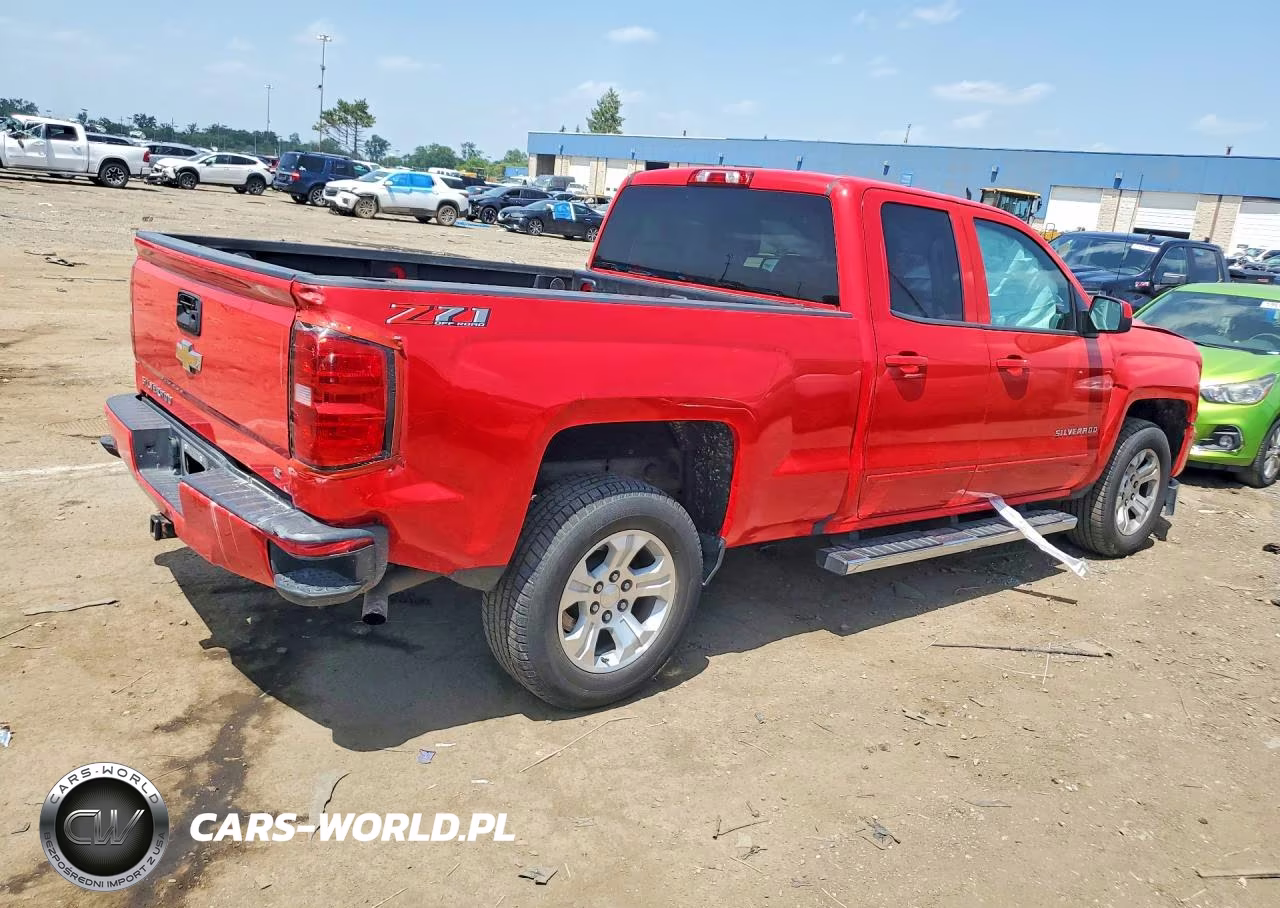 2018 Chevrolet Silverado K1500 Lt VIN:1GCVKREC6JZ116873 - 3