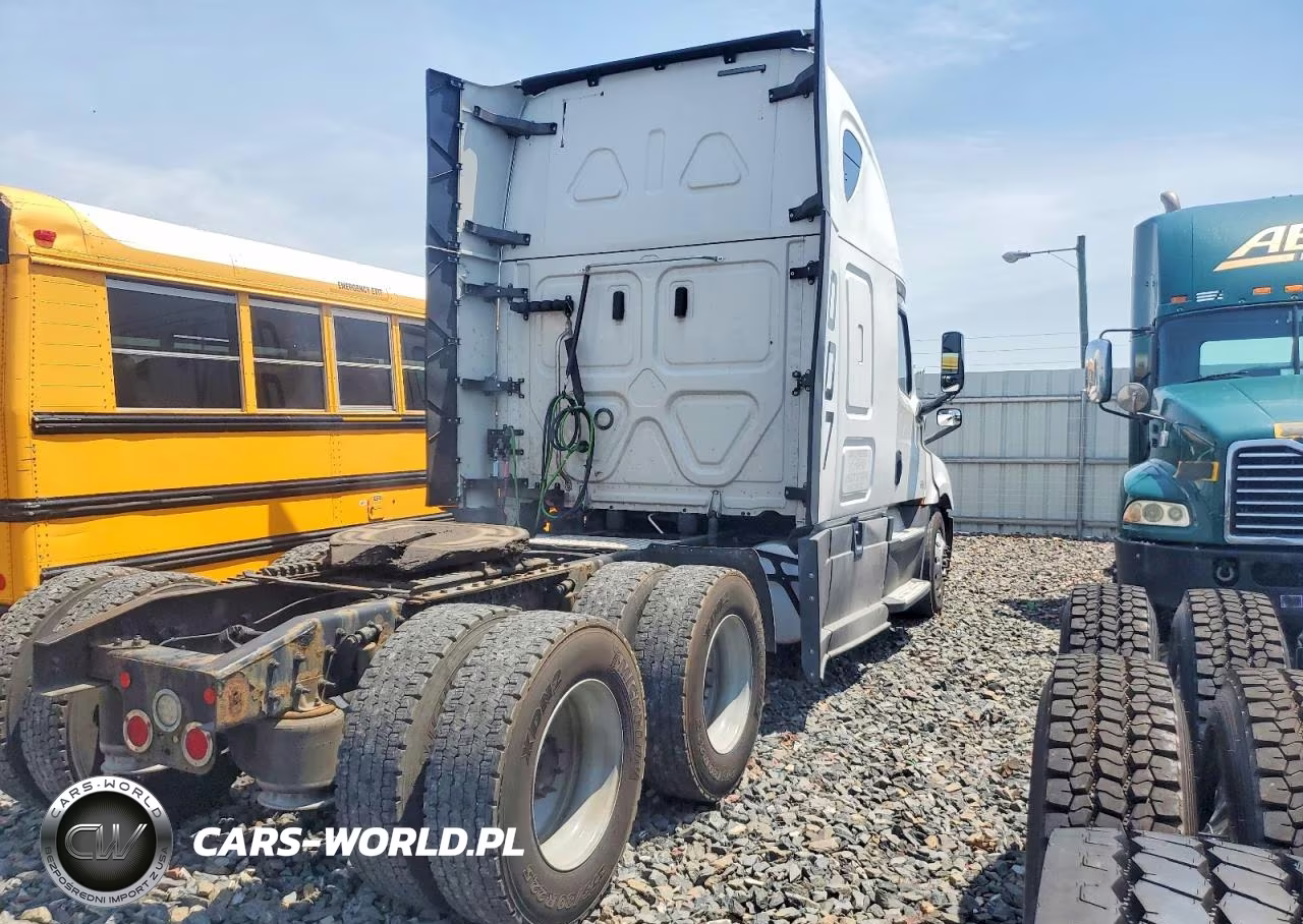 2018 Freightliner Cascadia 126 Semi Truck VIN:3AKJHHDR8JSHR1320 - 4