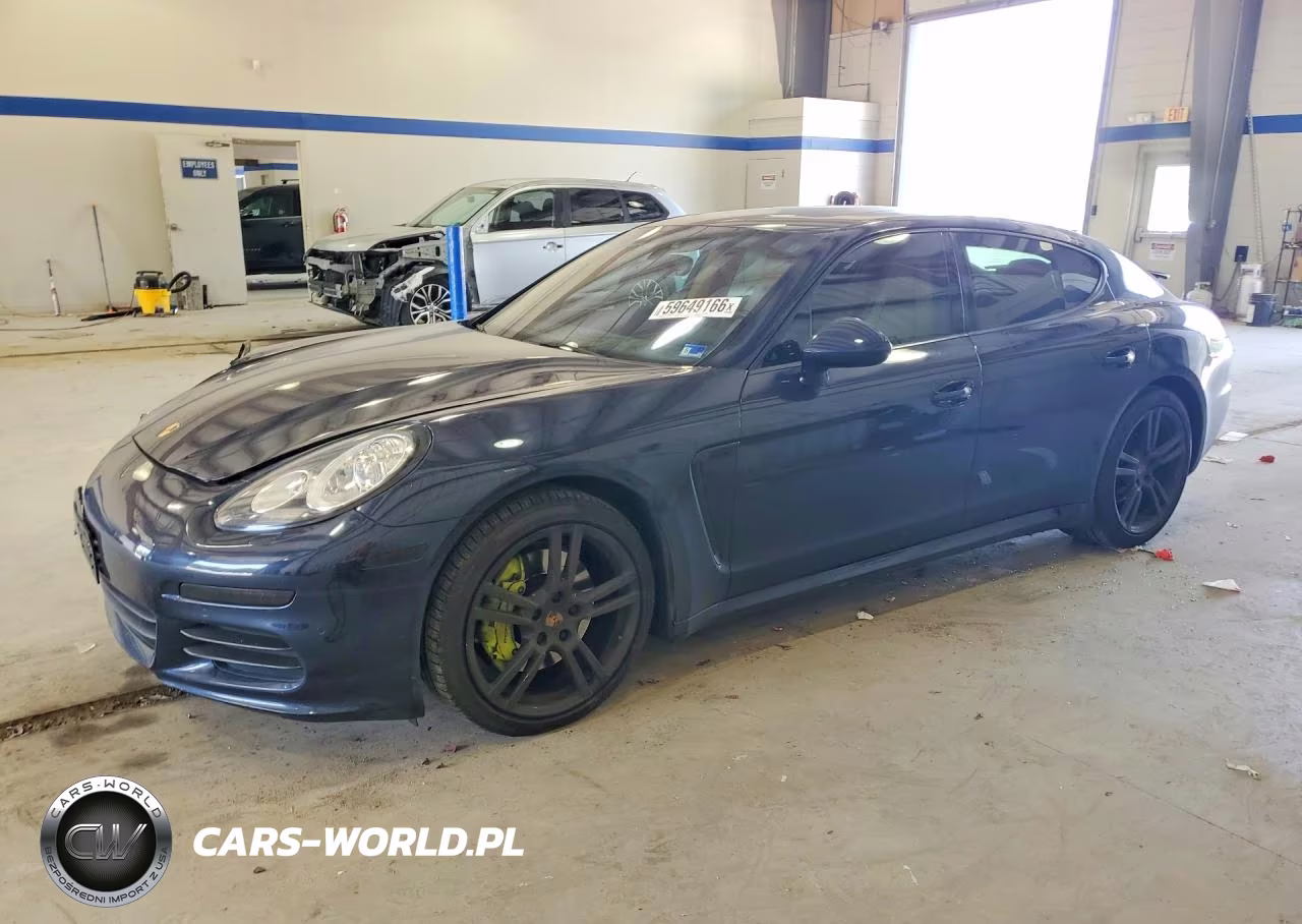 2015 Porsche Panamera 2