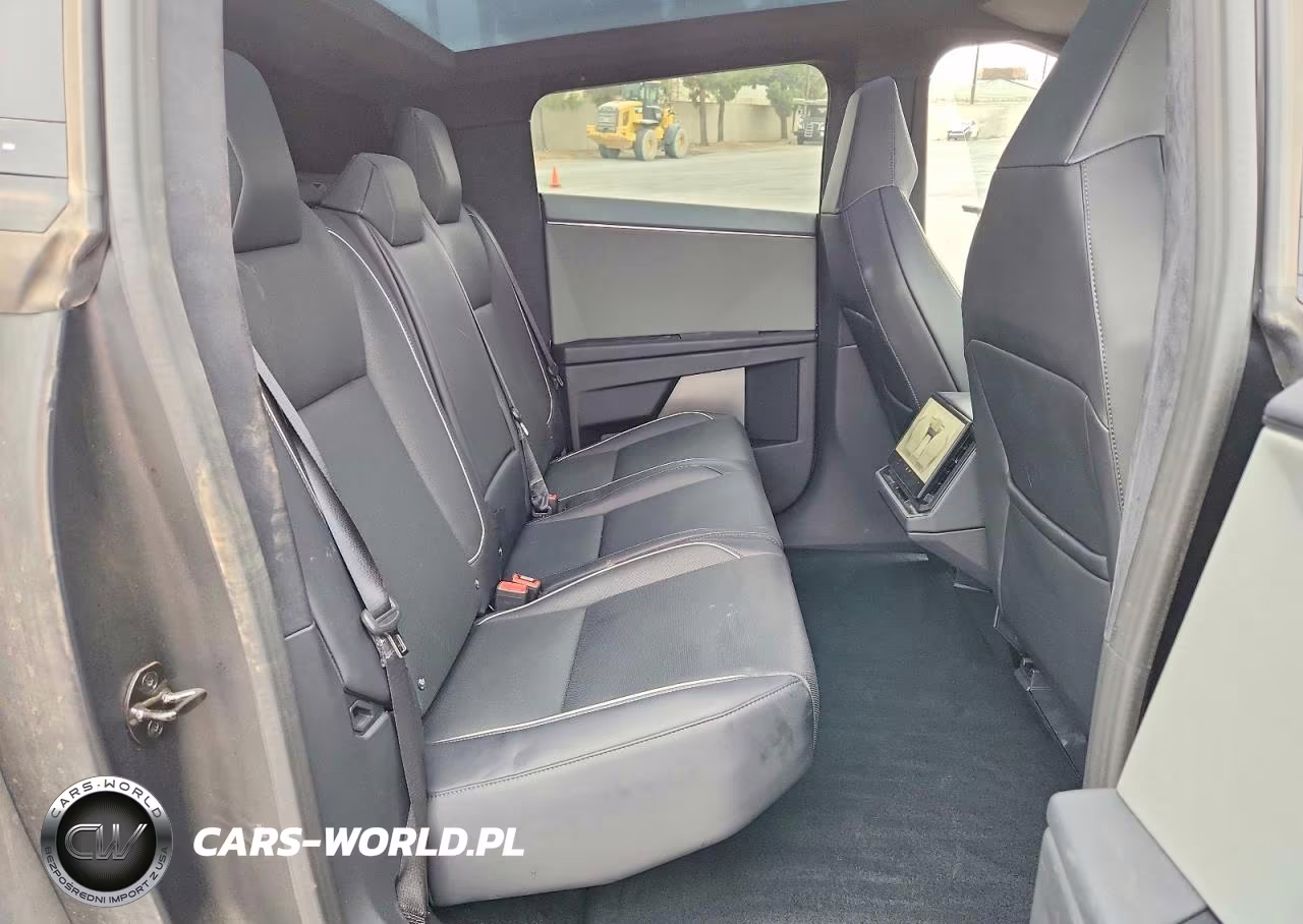 2024 Tesla Cybertruck VIN:7G2CEHEE2RA037271 - 10