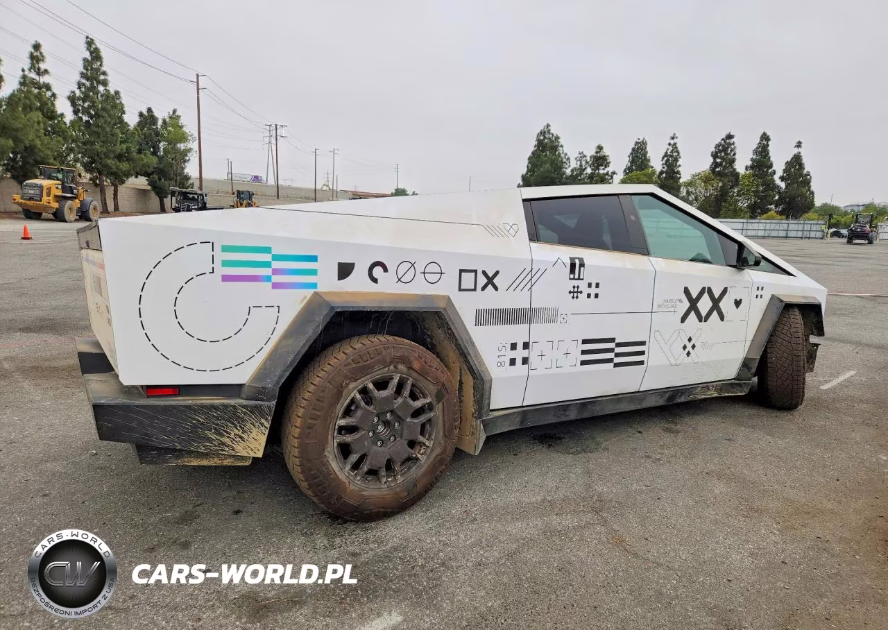 2024 Tesla Cybertruck VIN:7G2CEHEE2RA037271 - 3