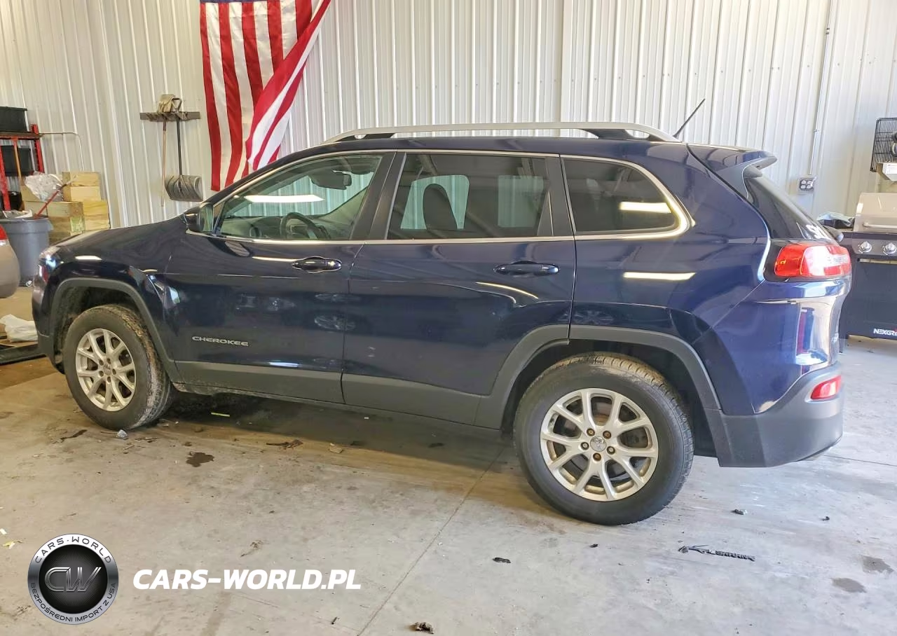 2015 Jeep Cherokee Latitude VIN:1C4PJMCS2FW572290 - 2