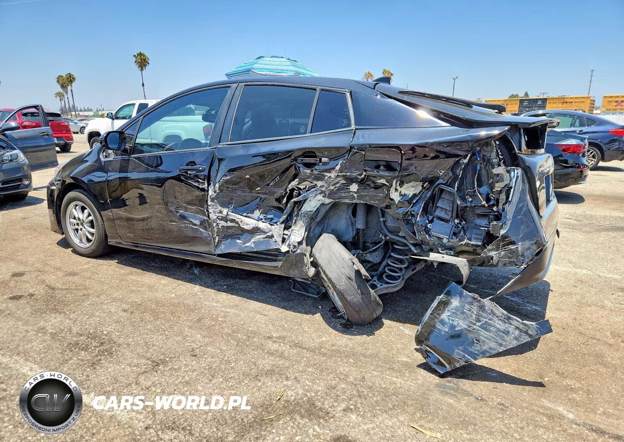 2016 Toyota Prius Four VIN:JTDKARFU8G3500923 - 2
