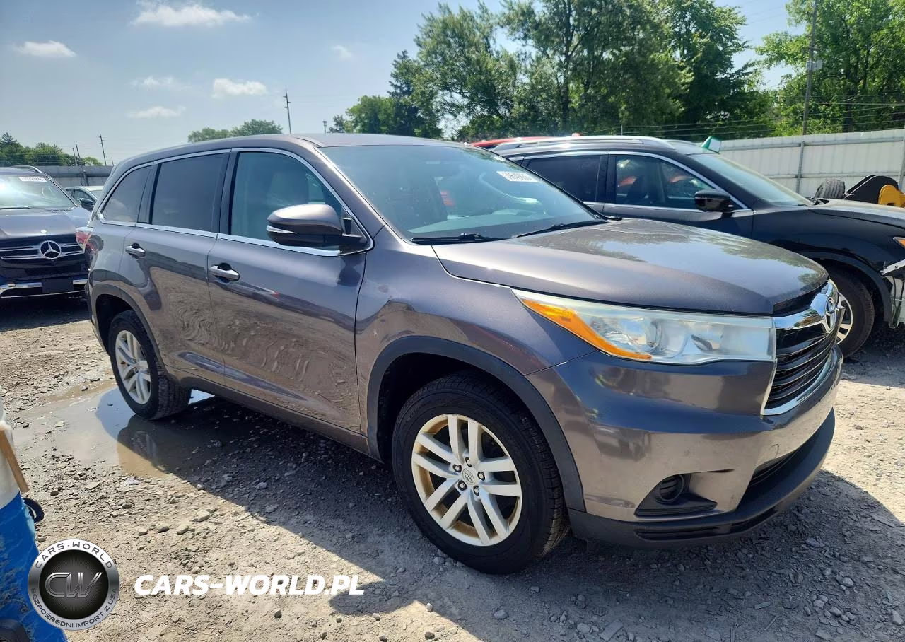 2014 Toyota Highlander Le VIN:5TDZARFH3ES005803 - 4