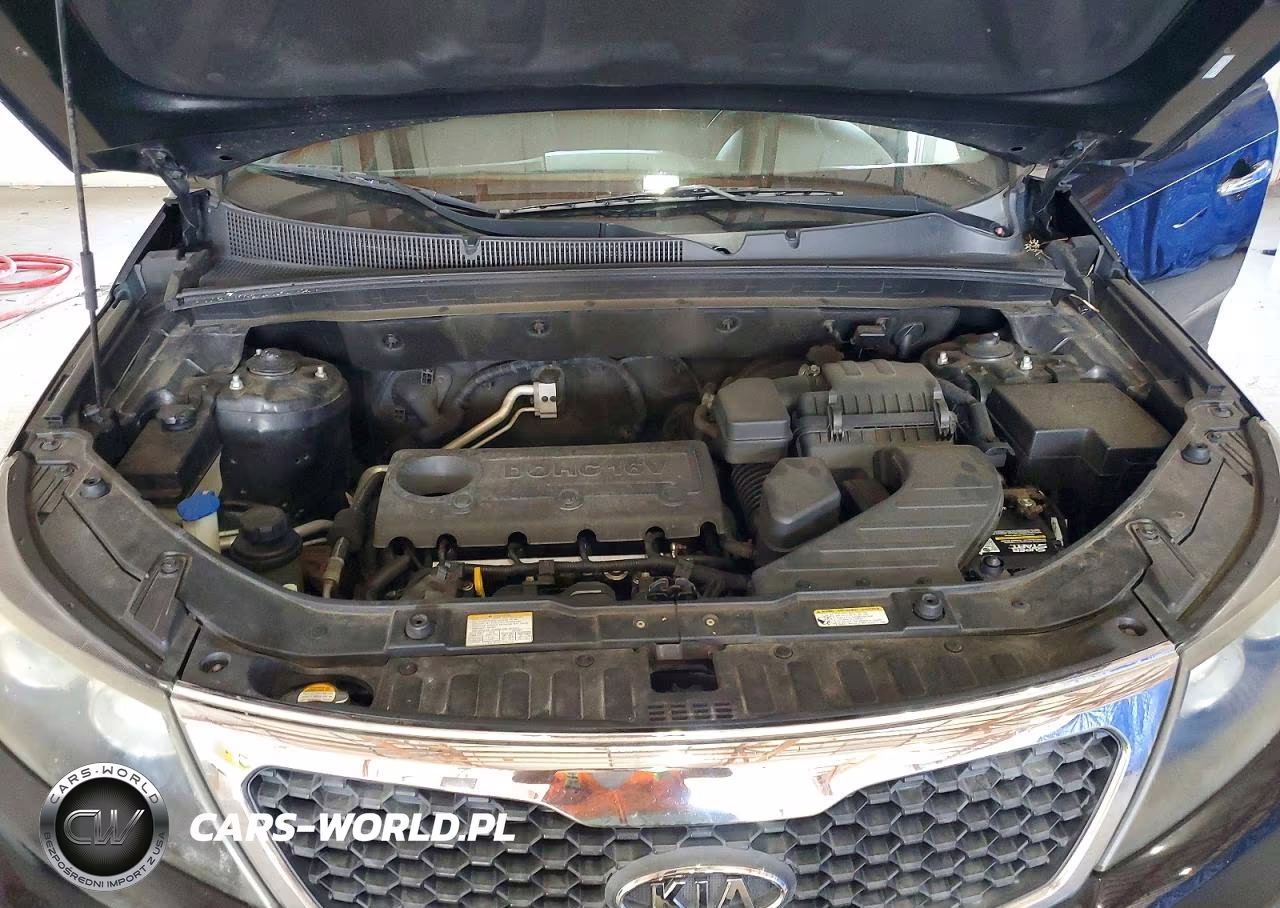 2011 Kia Sorento Lx VIN:5XYKT3A13BG083686 - 12