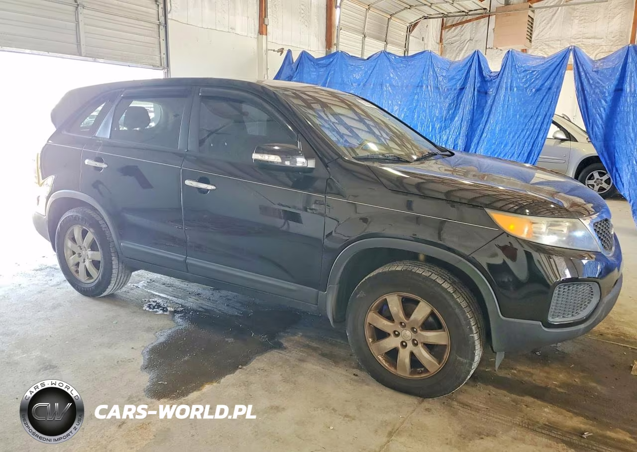2011 Kia Sorento Lx VIN:5XYKT3A13BG083686 - 4