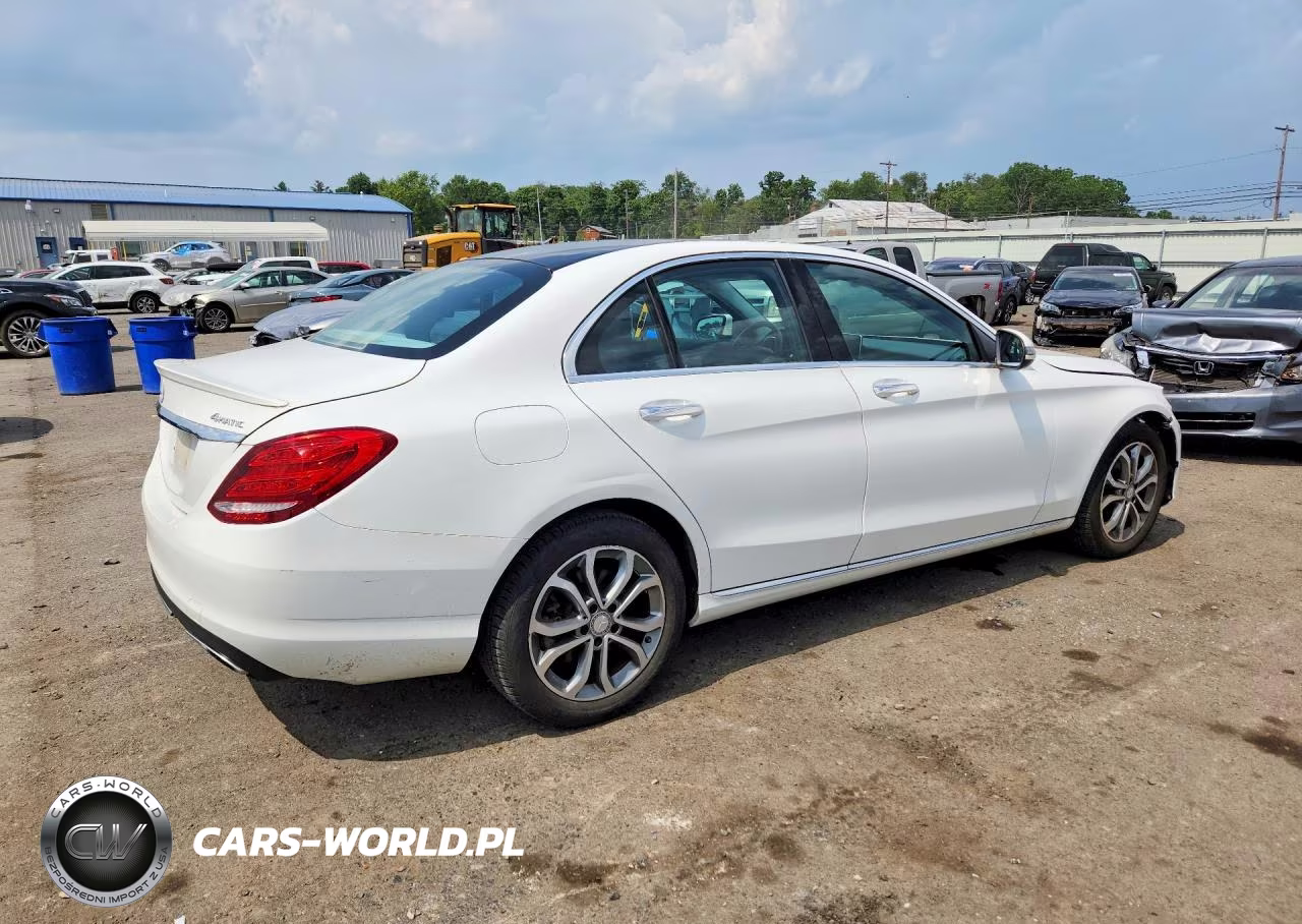 2016 Mercedes-Benz C 300 4Matic VIN:55SWF4KBXGU103435 - 3
