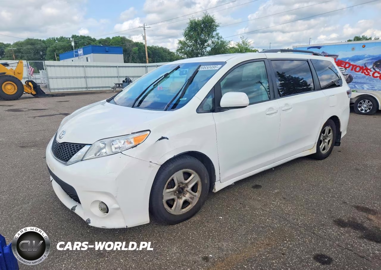 2011 Toyota Sienna Sport – zdjęcie 1 z 13