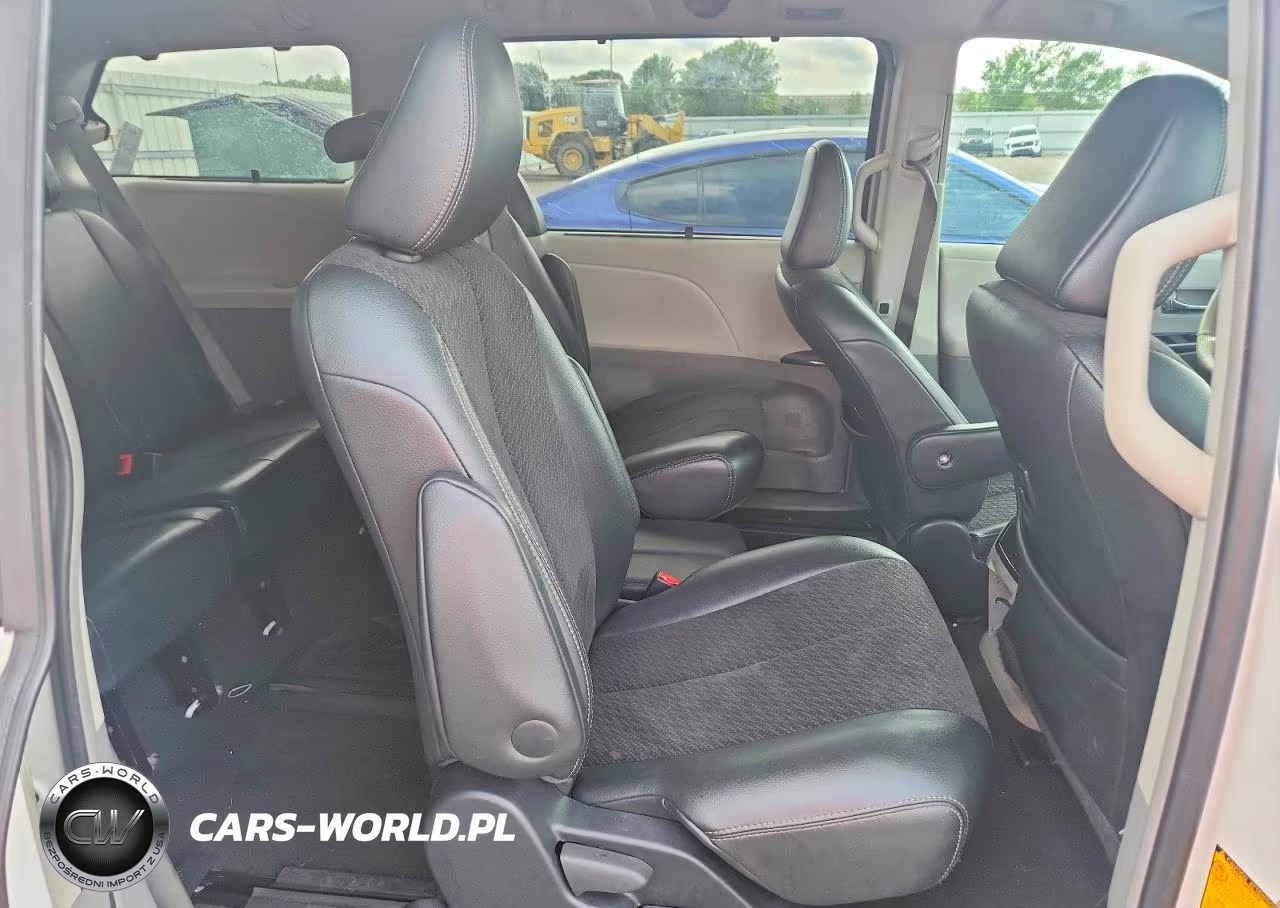 2011 Toyota Sienna Sport VIN:5TDXK3DC0BS075490 - 11
