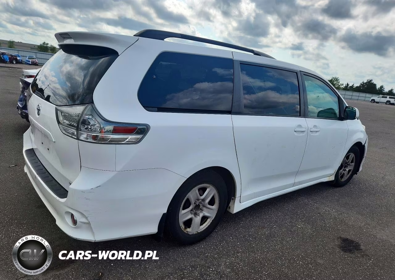 2011 Toyota Sienna Sport VIN:5TDXK3DC0BS075490 - 3