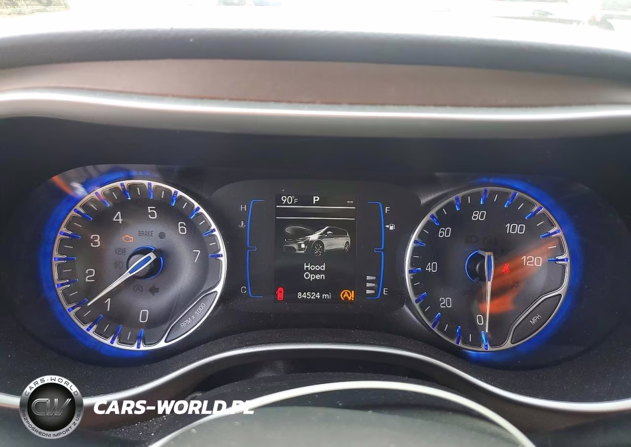 2018 Chrysler Pacifica Touring L VIN:2C4RC1BG8JR353446 - 9