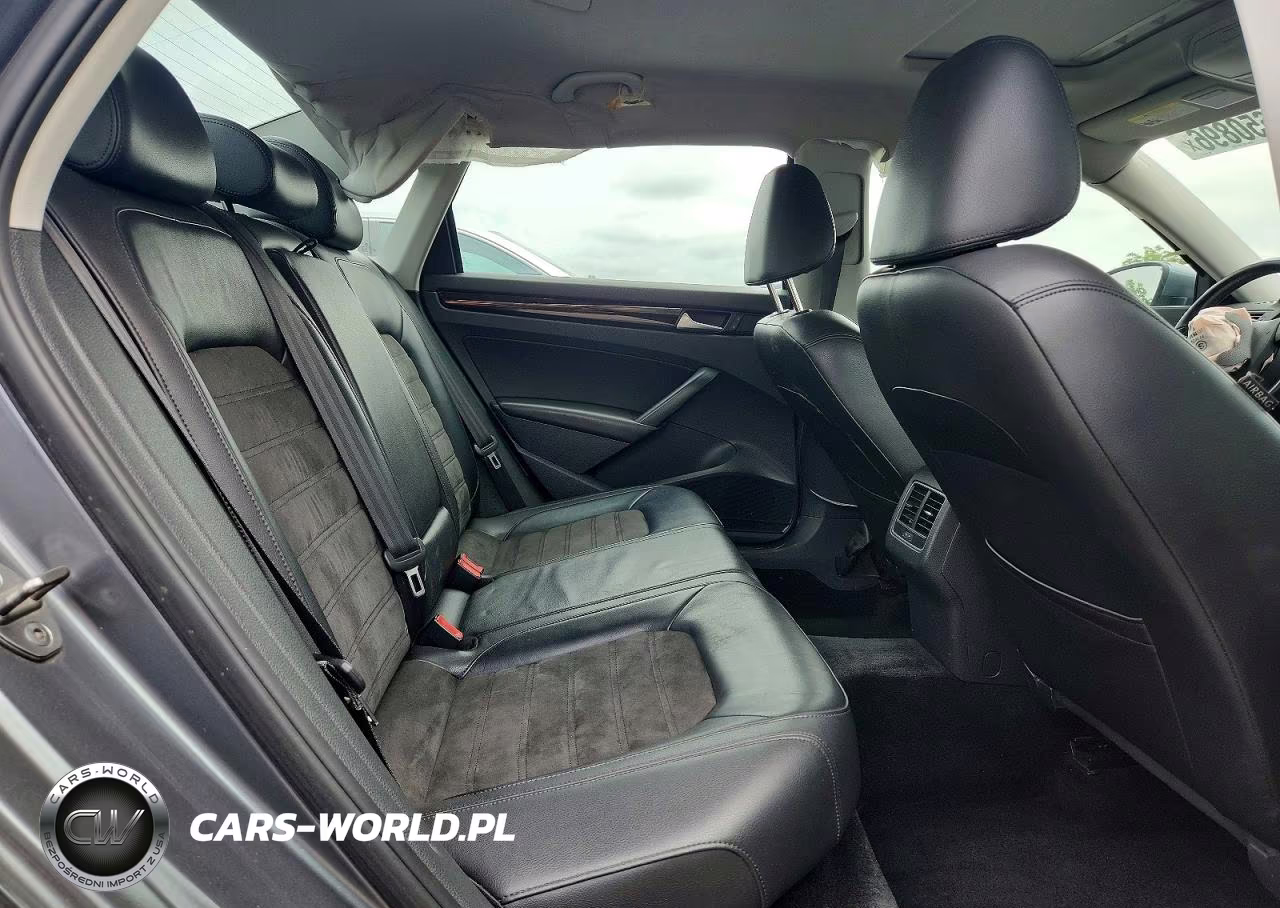 2015 Volkswagen Passat Sel VIN:1VWCS7A34FC116671 - 10