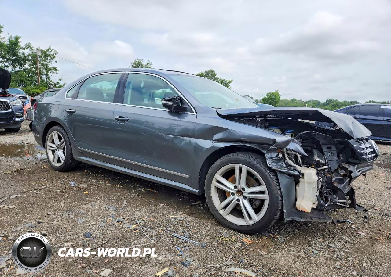 2015 Volkswagen Passat Sel VIN:1VWCS7A34FC116671 - 4