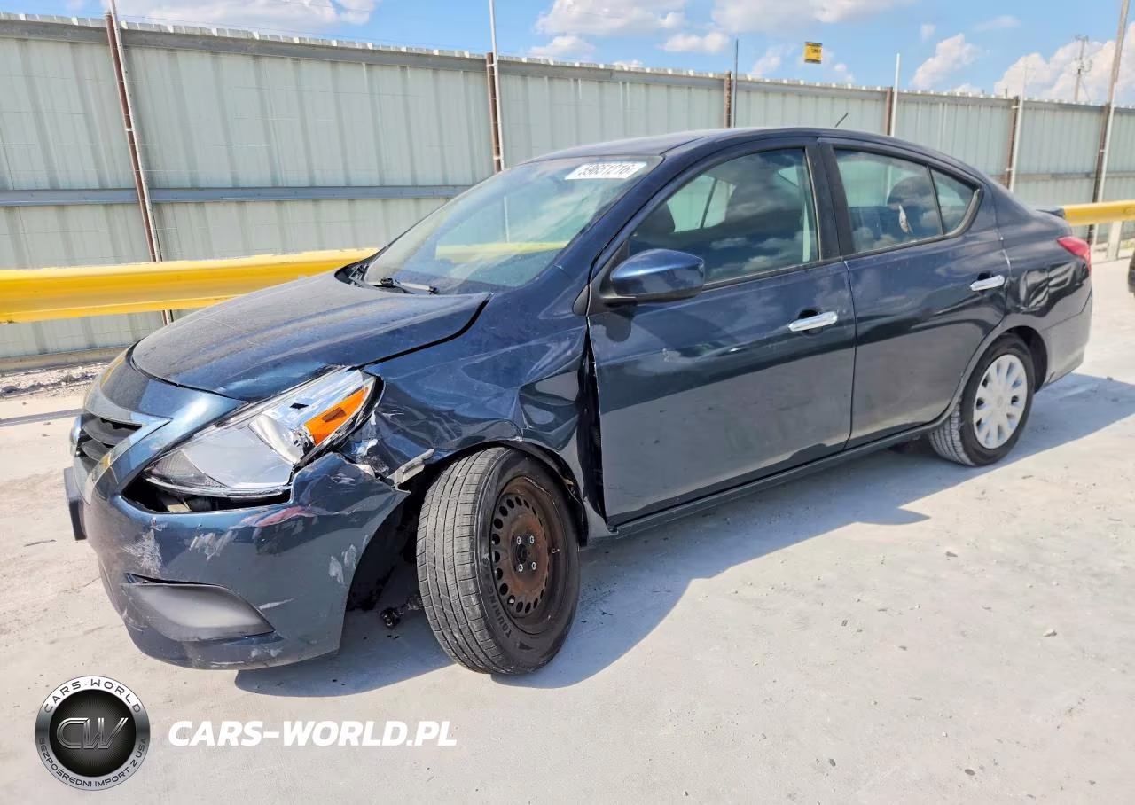 2015 Nissan Versa 1.6 Sv – zdjęcie 1 z 12