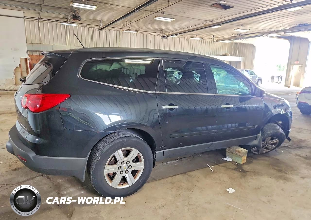 2010 Chevrolet Traverse Lt VIN:1GNLVFED5AS135064 - 3