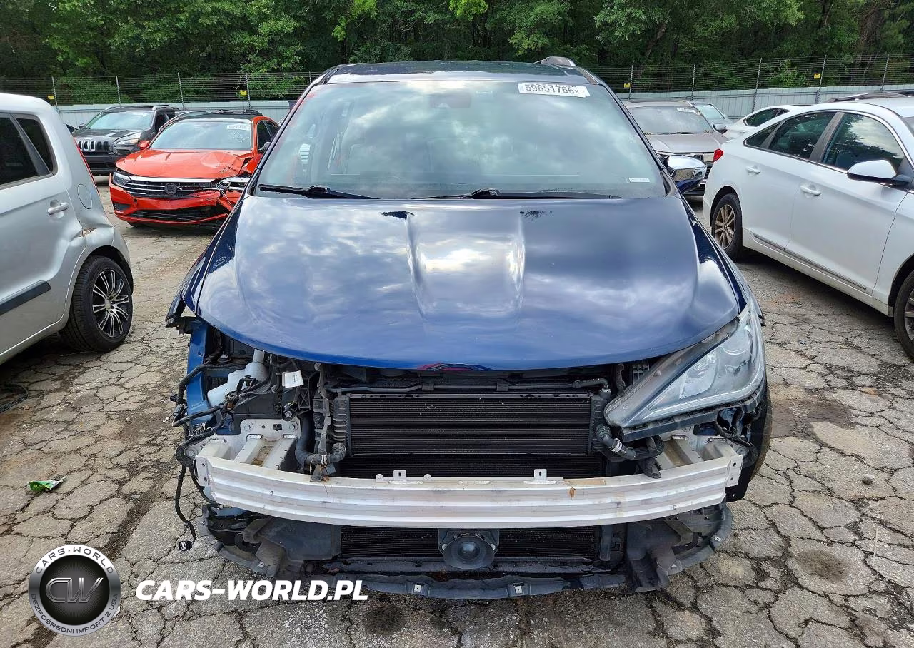 2018 Chrysler Pacifica Hybrid Limited VIN:2C4RC1N76JR144895 - 5