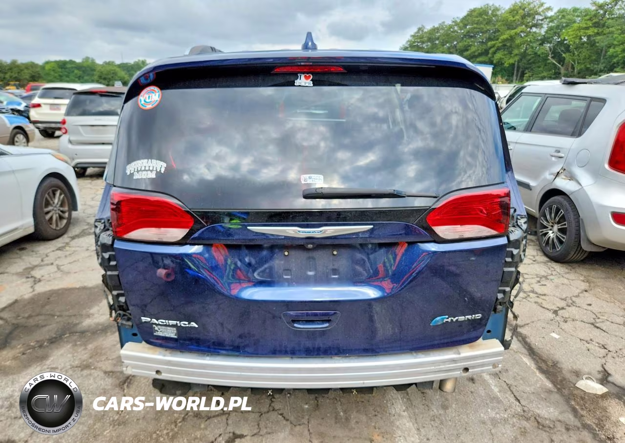 2018 Chrysler Pacifica Hybrid Limited VIN:2C4RC1N76JR144895 - 6