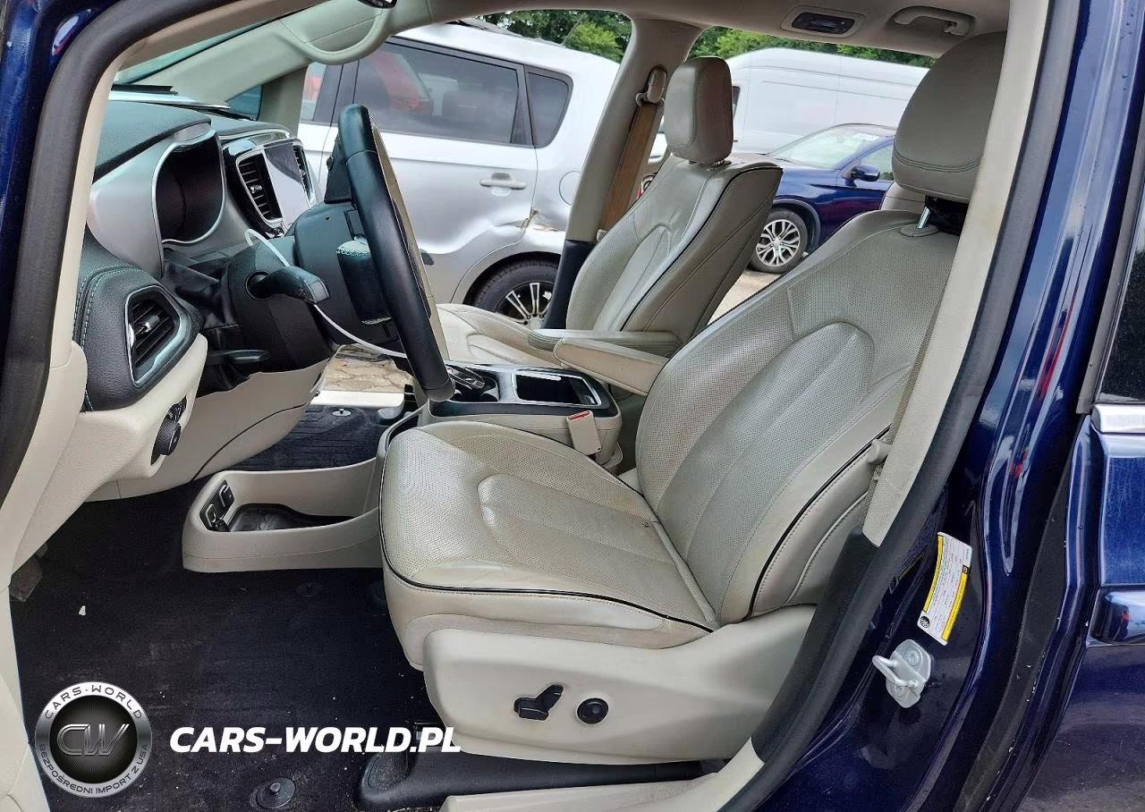 2018 Chrysler Pacifica Hybrid Limited VIN:2C4RC1N76JR144895 - 7