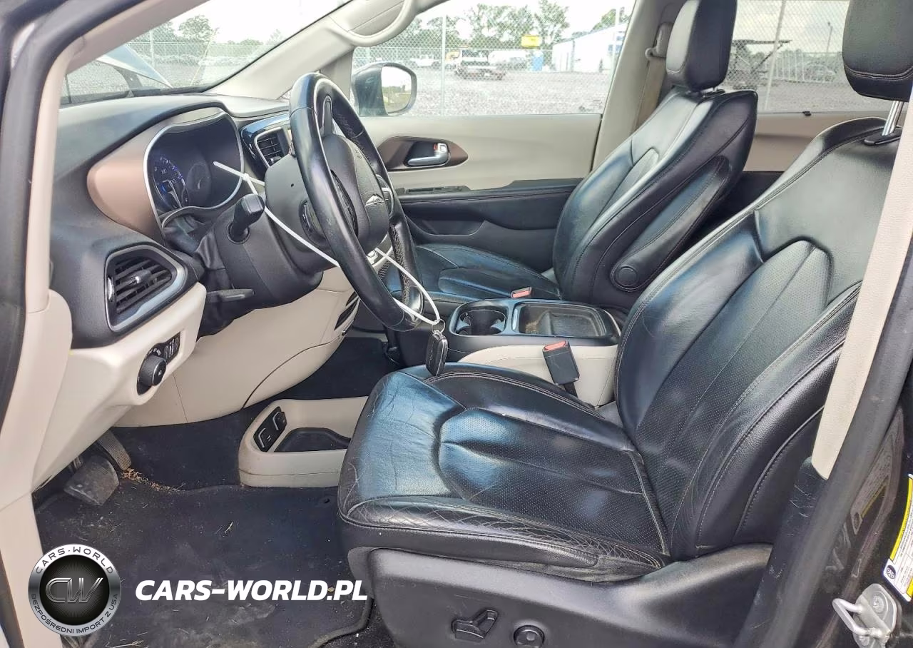 2018 Chrysler Pacifica Touring L VIN:2C4RC1BG0JR149563 - 7
