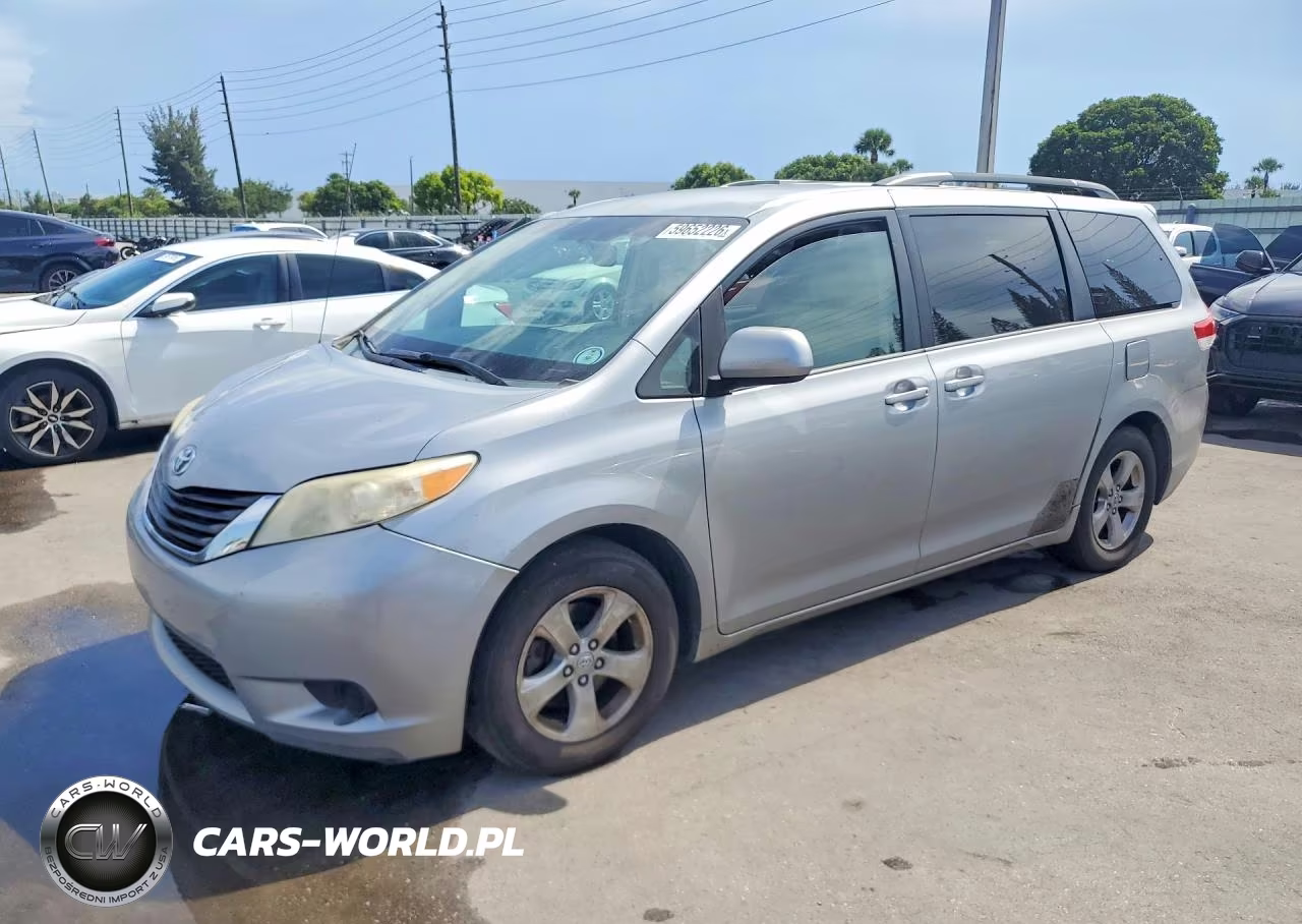 2014 Toyota Sienna Le