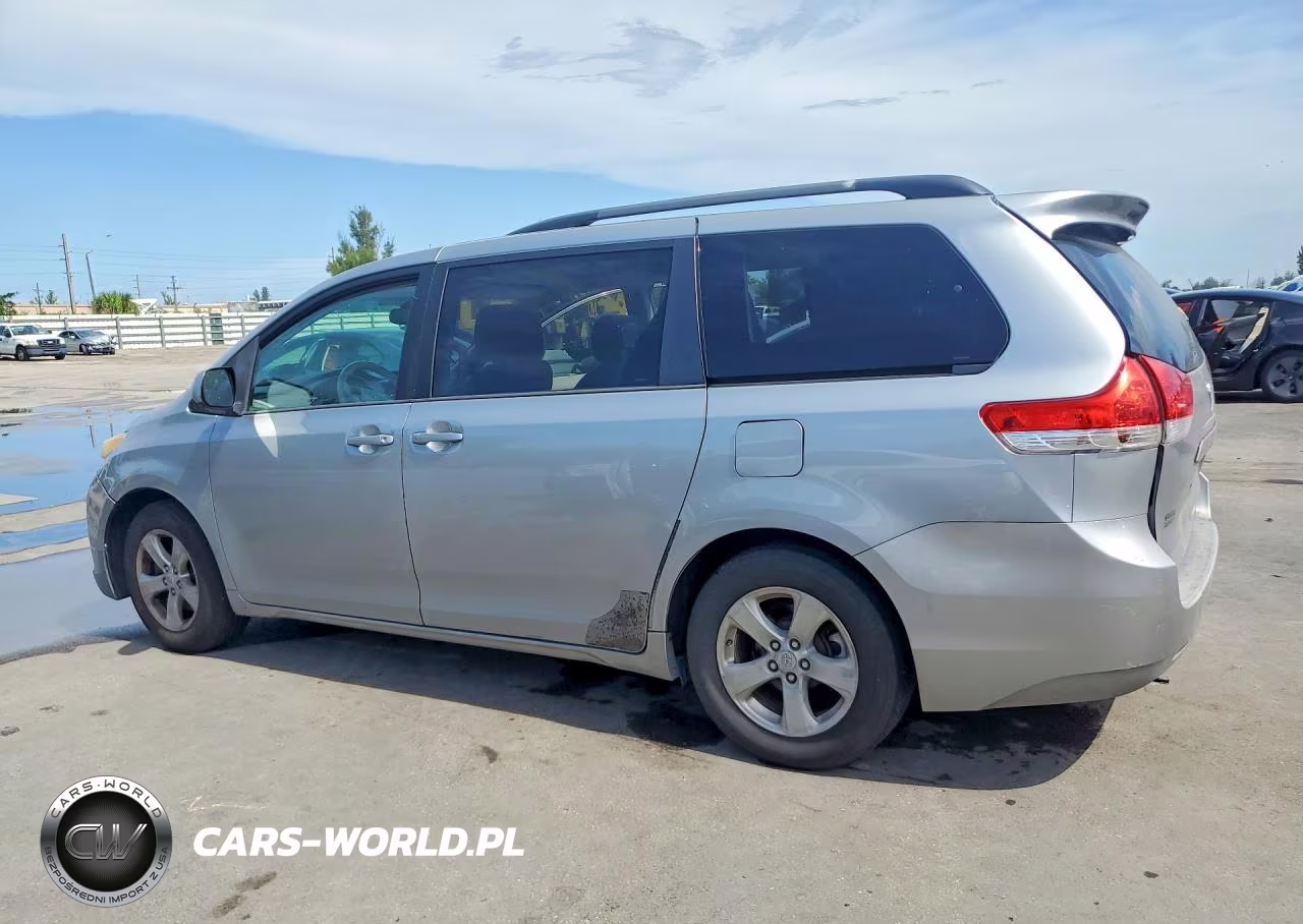 2014 Toyota Sienna Le VIN:5TDKK3DC6ES451088 - 2