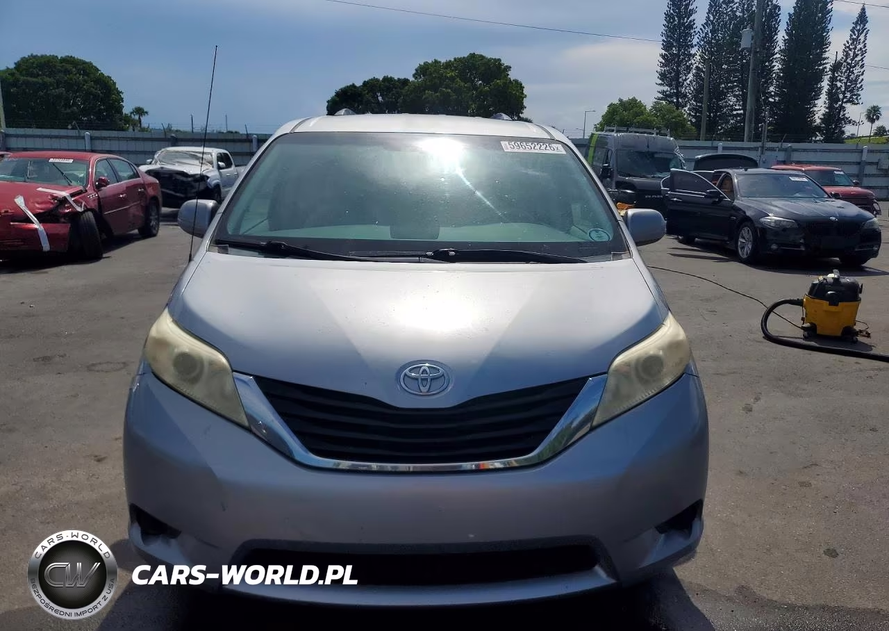 2014 Toyota Sienna Le VIN:5TDKK3DC6ES451088 - 5