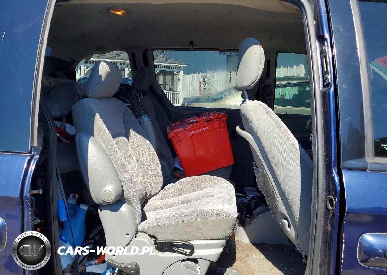 2006 Chrysler Town & Country VIN:1A4GP45R26B537355 - 11