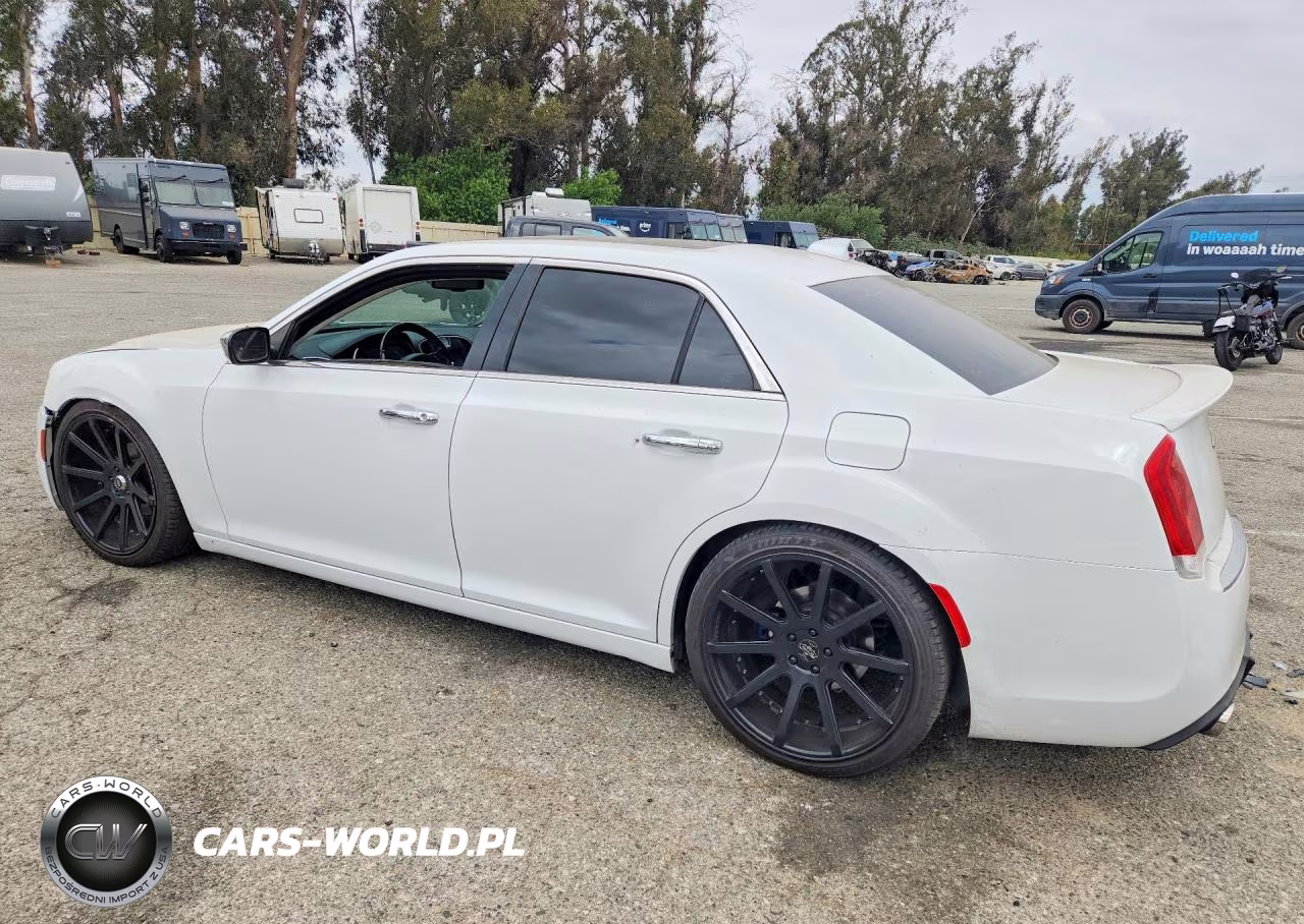 2015 Chrysler 300C VIN:2C3CCAEGXFH766147 - 2