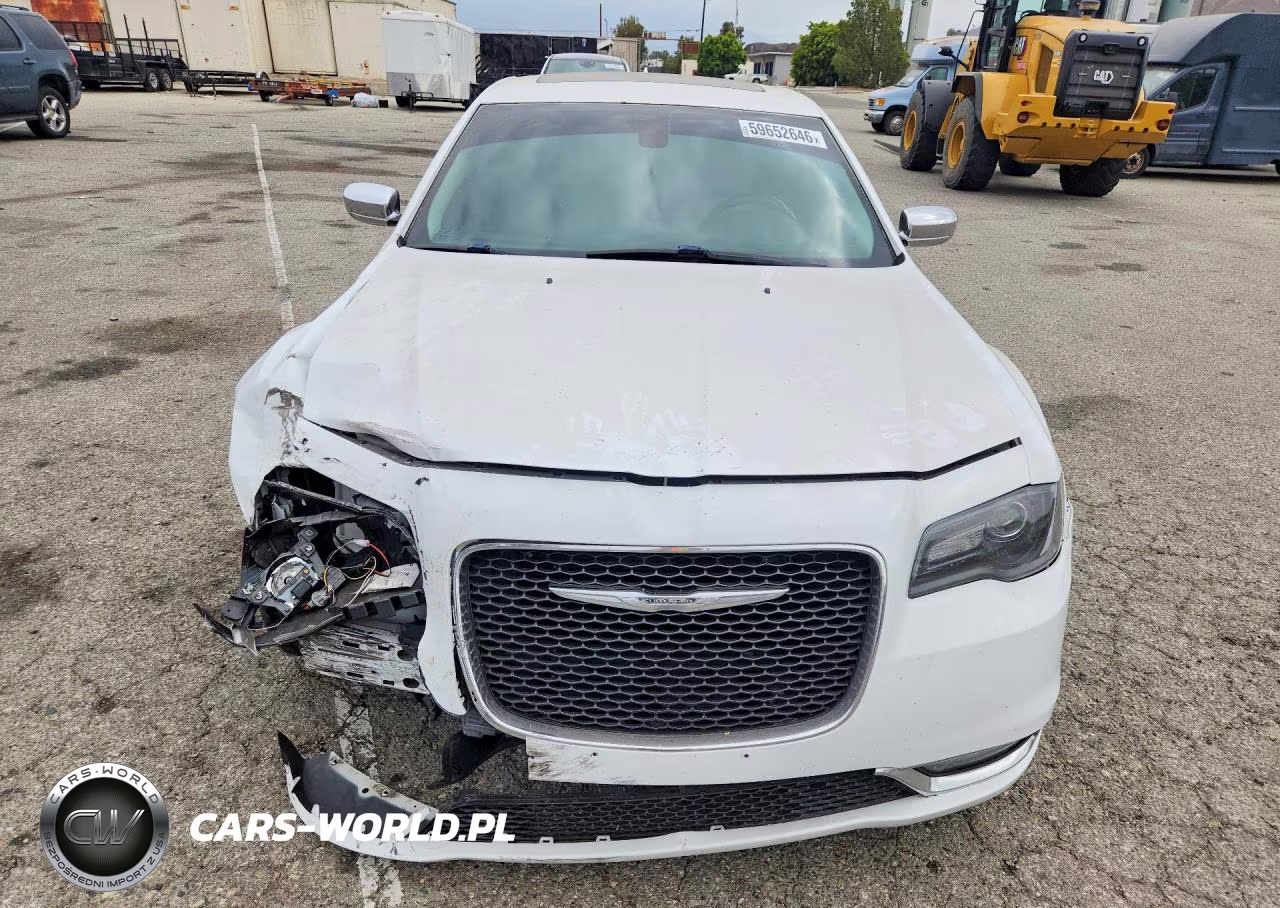 2015 Chrysler 300C VIN:2C3CCAEGXFH766147 - 5