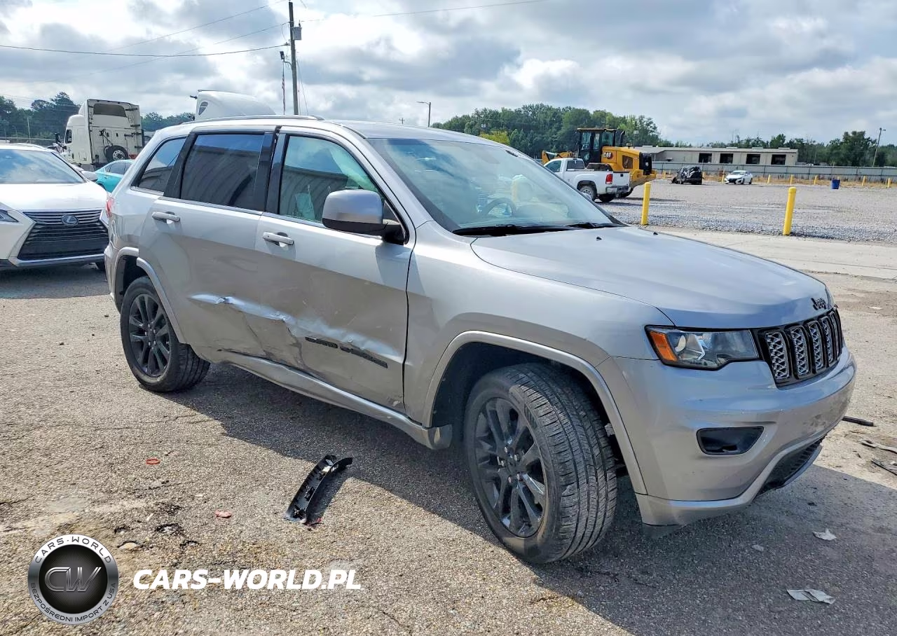2020 Jeep Grand Cherokee Laredo VIN:1C4RJEAG5LC328790 - 4