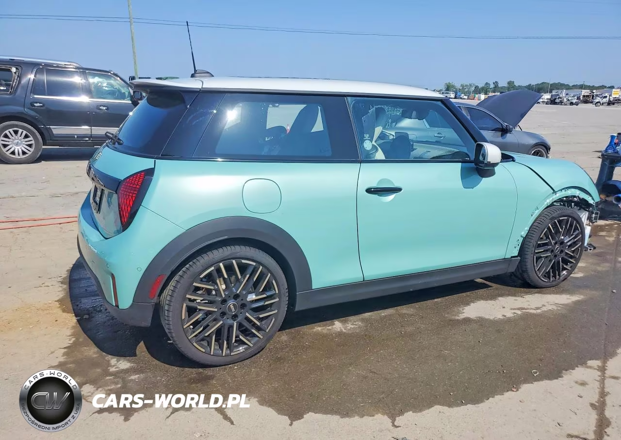 2026 Mini Cooper S VIN:WMW23GD05T2X96060 - 3