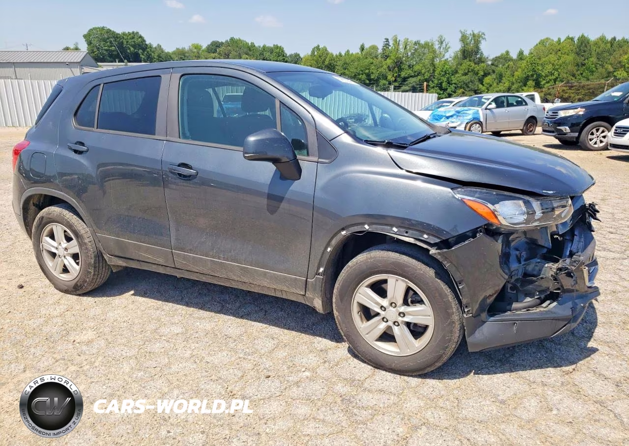 2019 Chevrolet Trax Ls VIN:3GNCJNSB4KL255270 - 4