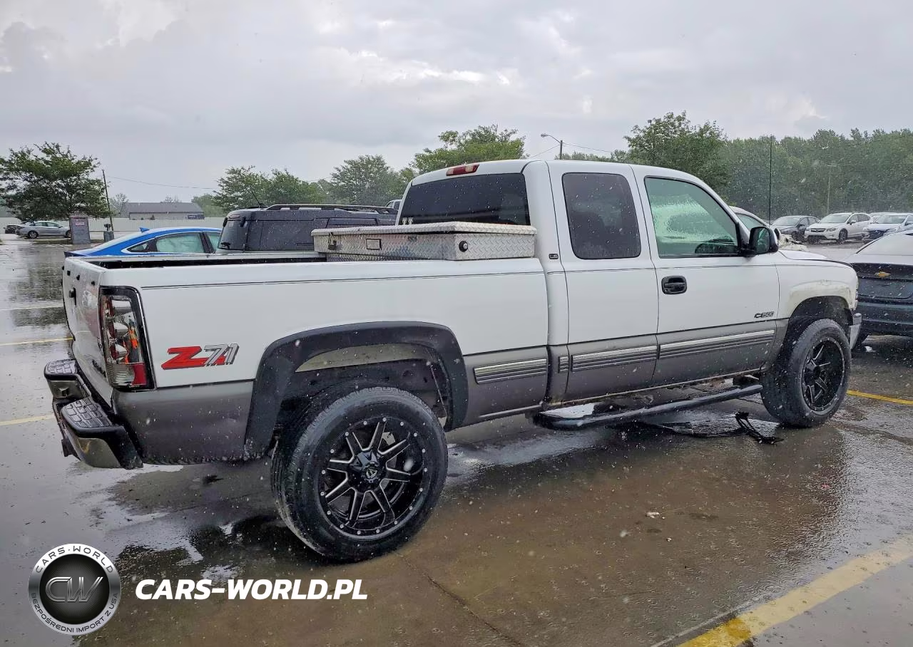 2000 Chevrolet Silverado K1500 VIN:1GCEK19T6YE104574 - 3