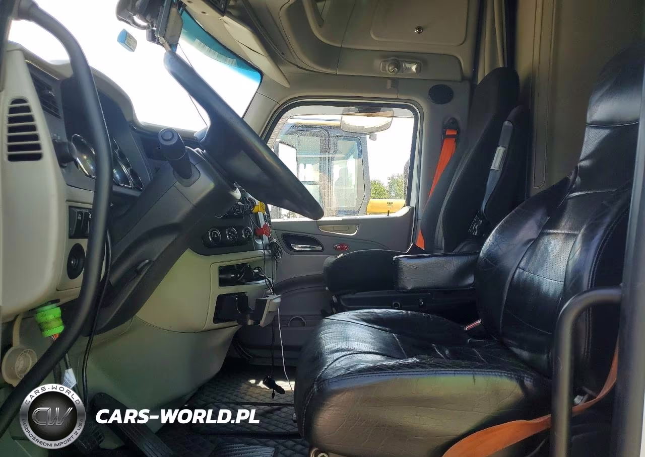 2019 Peterbilt 579 Semi Truck VIN:1XPBD49X3KD272332 - 7