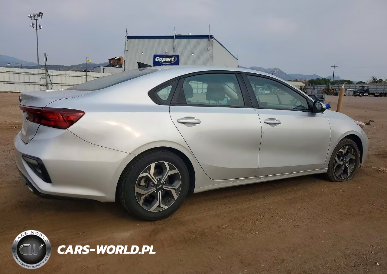2021 Kia Forte Lxs VIN:3KPF24AD4ME350340 - 3