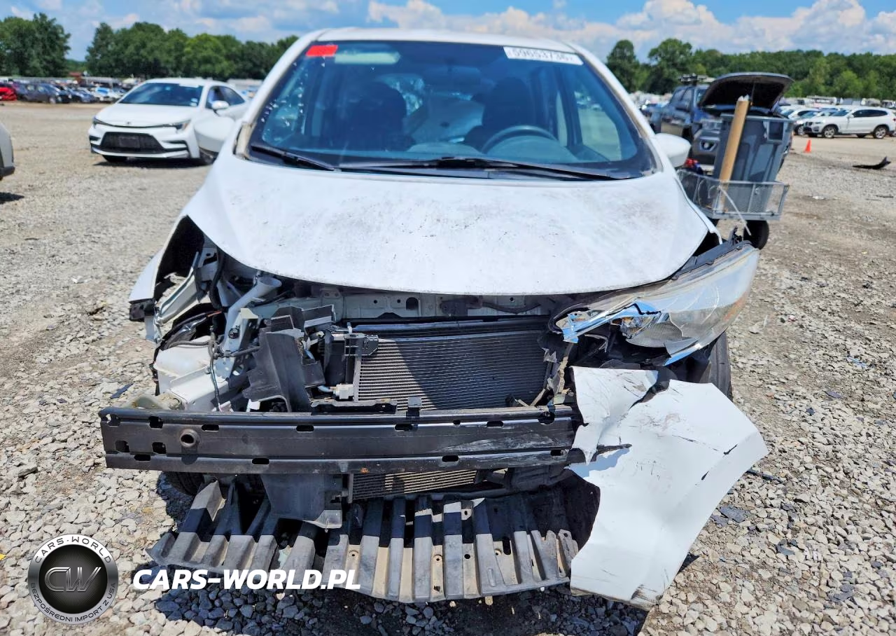 2016 Nissan Versa Note S VIN:3N1CE2CP7GL386922 - 5