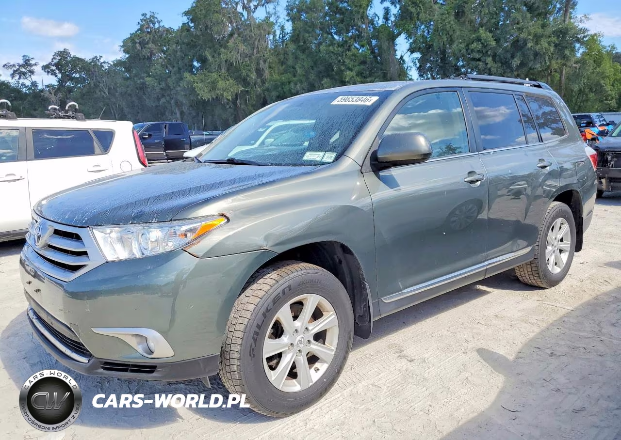 2013 Toyota Highlander Plus – zdjęcie 1 z 13