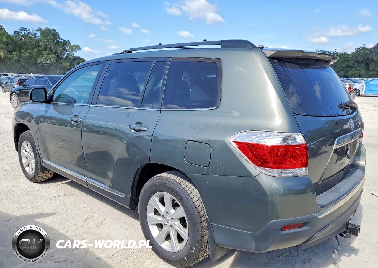 2013 Toyota Highlander Plus VIN:5TDBK3EH0DS188590 - 2