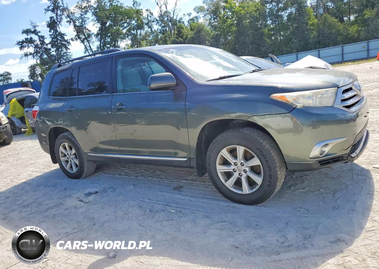 2013 Toyota Highlander Plus VIN:5TDBK3EH0DS188590 - 4
