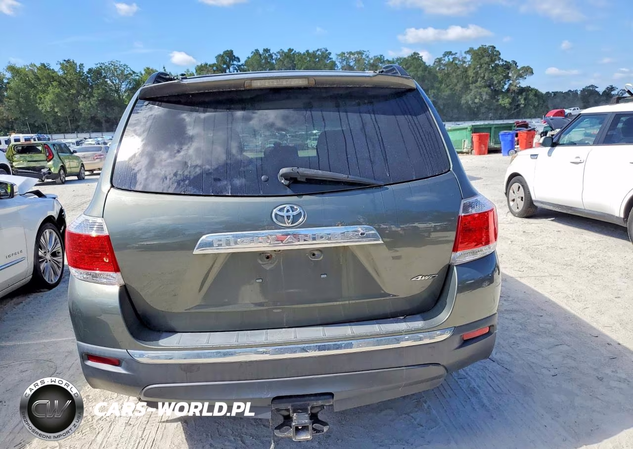 2013 Toyota Highlander Plus VIN:5TDBK3EH0DS188590 - 6