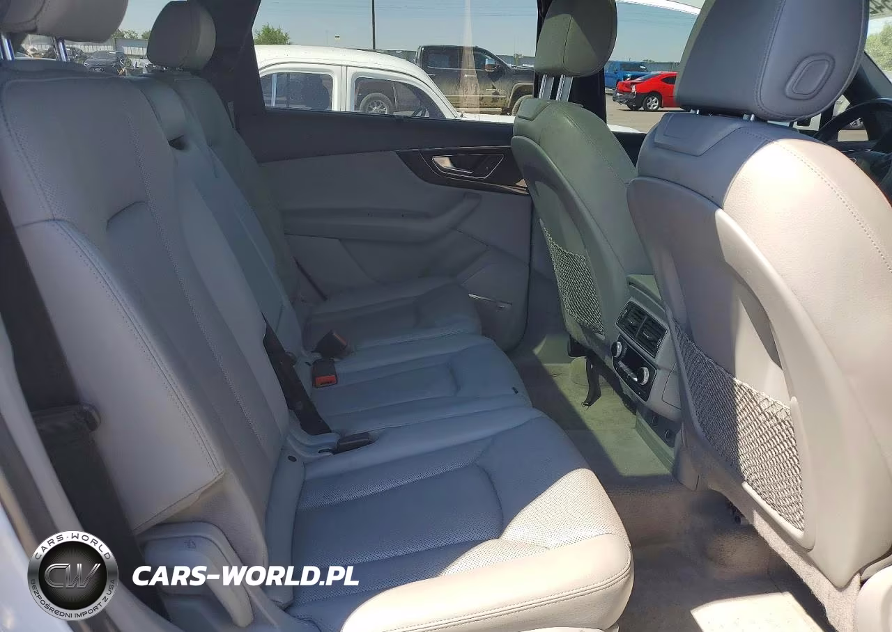 2018 Audi Q7 Prestige VIN:WA1VAAF70JD040855 - 11