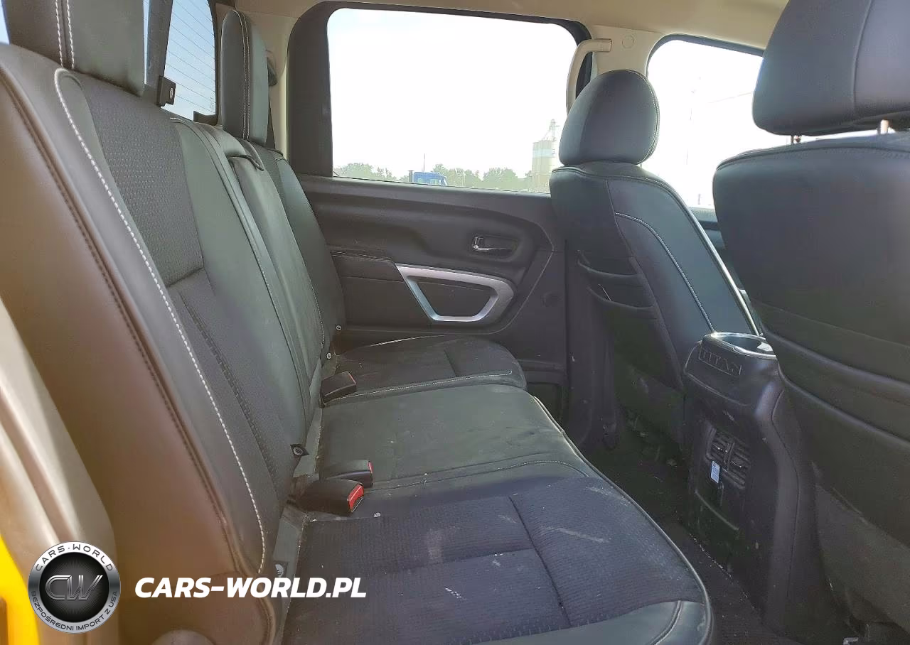 2017 Nissan Titan Xd Pro-4X VIN:1N6BA1F4XHN553949 - 10