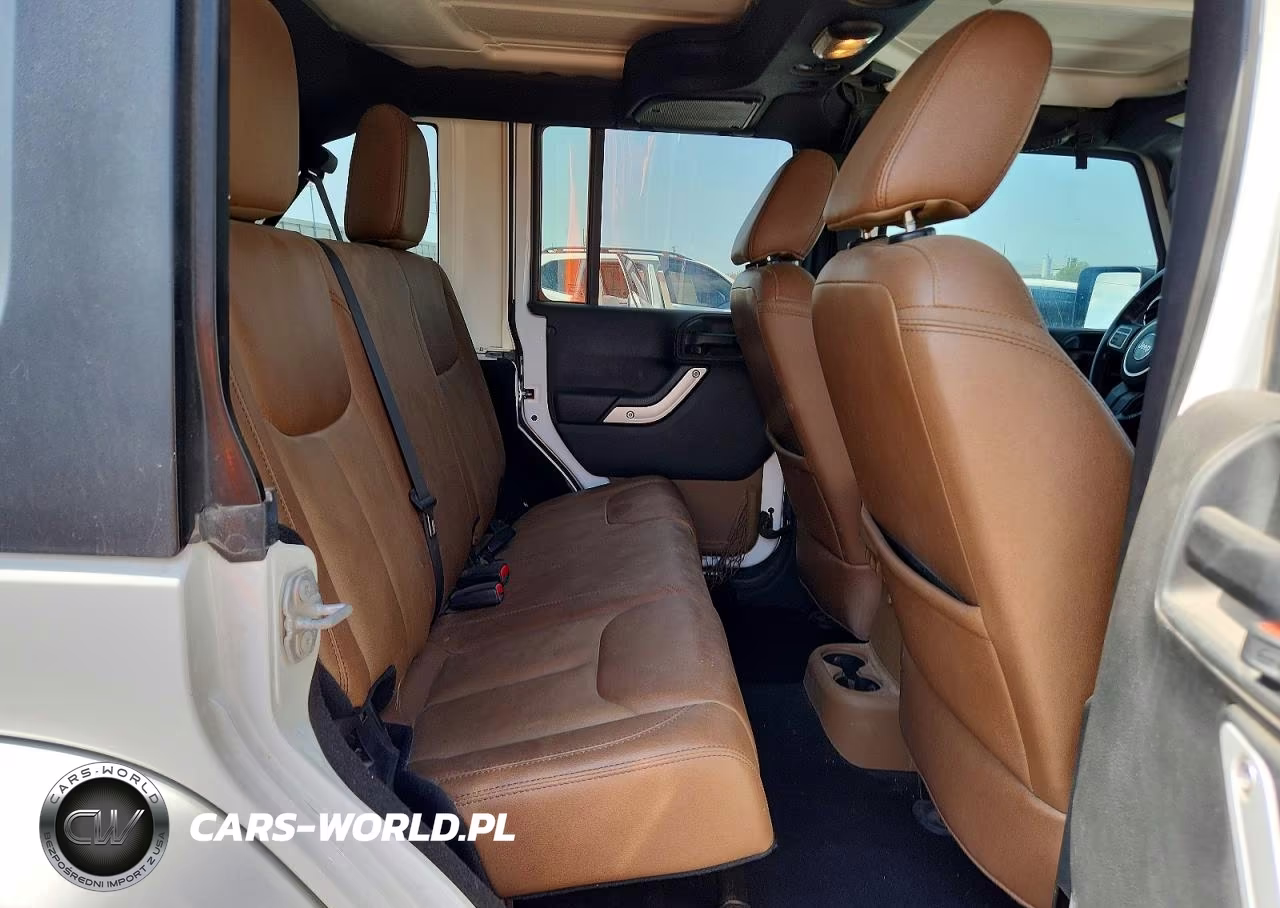 2017 Jeep Wrangler Unlimited Sahara VIN:1C4BJWEG5HL590012 - 10