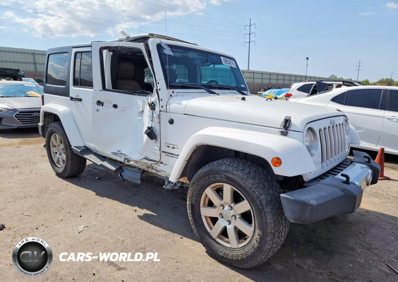 2017 Jeep Wrangler Unlimited Sahara VIN:1C4BJWEG5HL590012 - 4