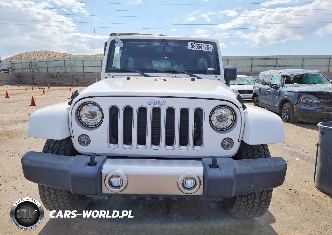 2017 Jeep Wrangler Unlimited Sahara VIN:1C4BJWEG5HL590012 - 5