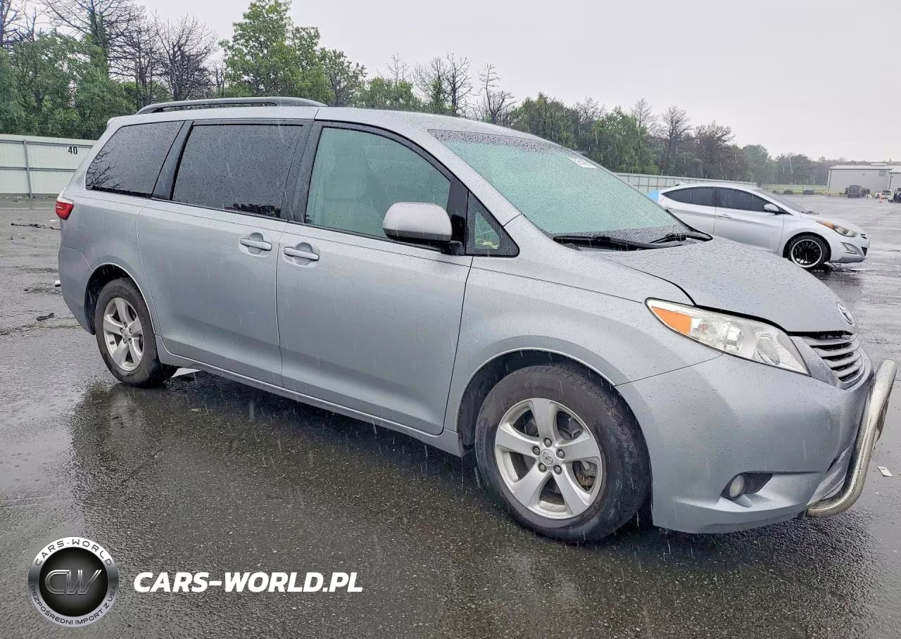 2015 Toyota Sienna Le VIN:5TDKK3DC6FS605204 - 4