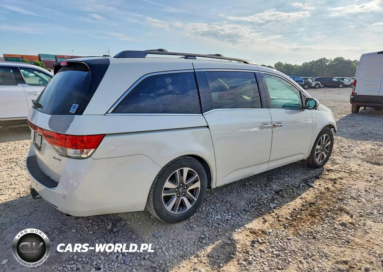 2014 Honda Odyssey Touring VIN:5FNRL5H93EB023425 - 3